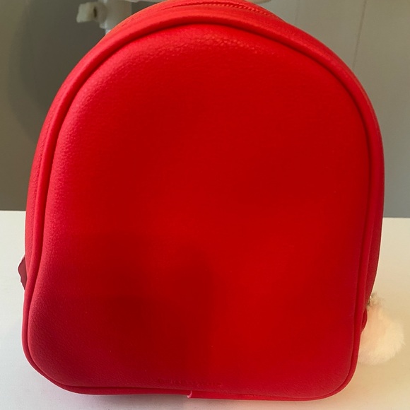 Bath & Body Works Festive Red Santa Make-up/ cosmetic bag. Never been used. - Picture 4 of 4